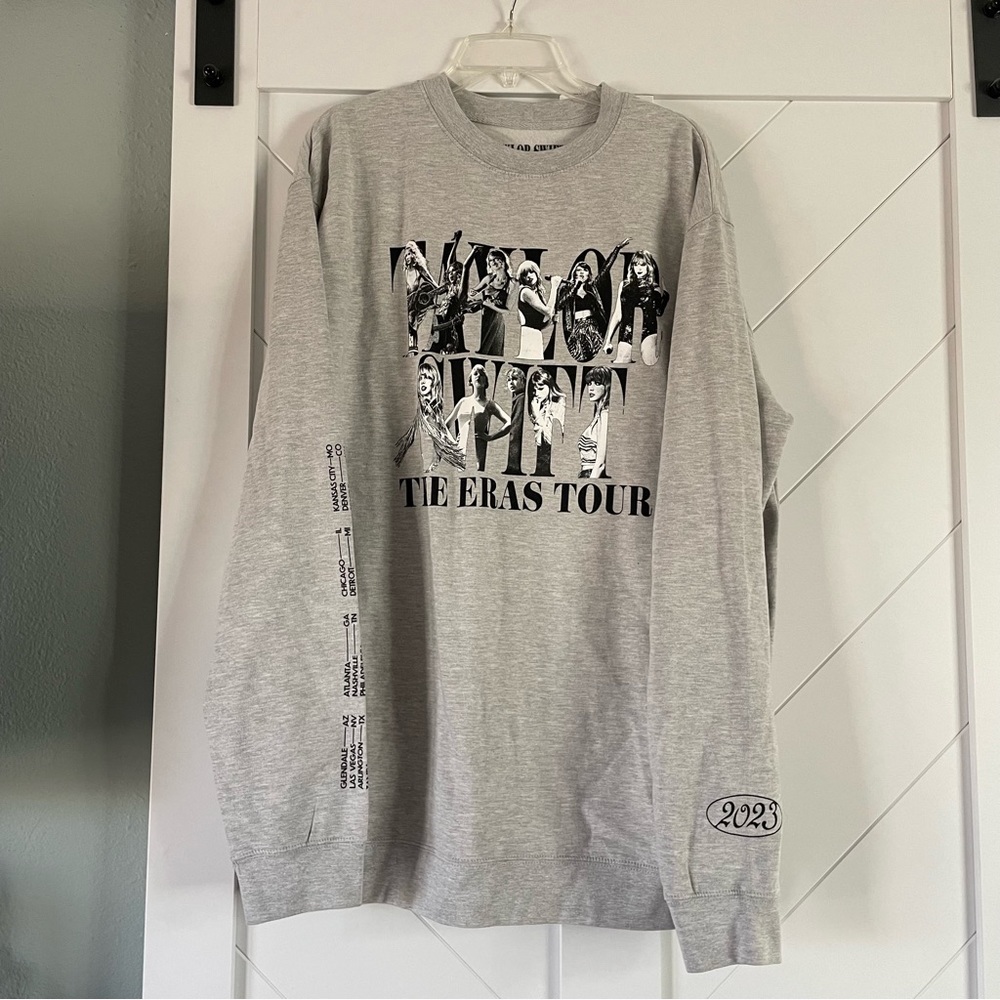 New Original Taylor Swift The Eras Tour Gray Fitted Crewneck sweatshirt Size XXL